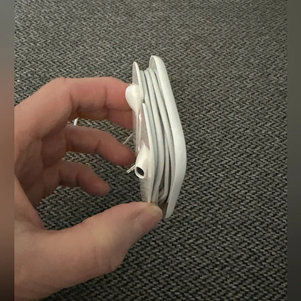 Apple Ear Pods